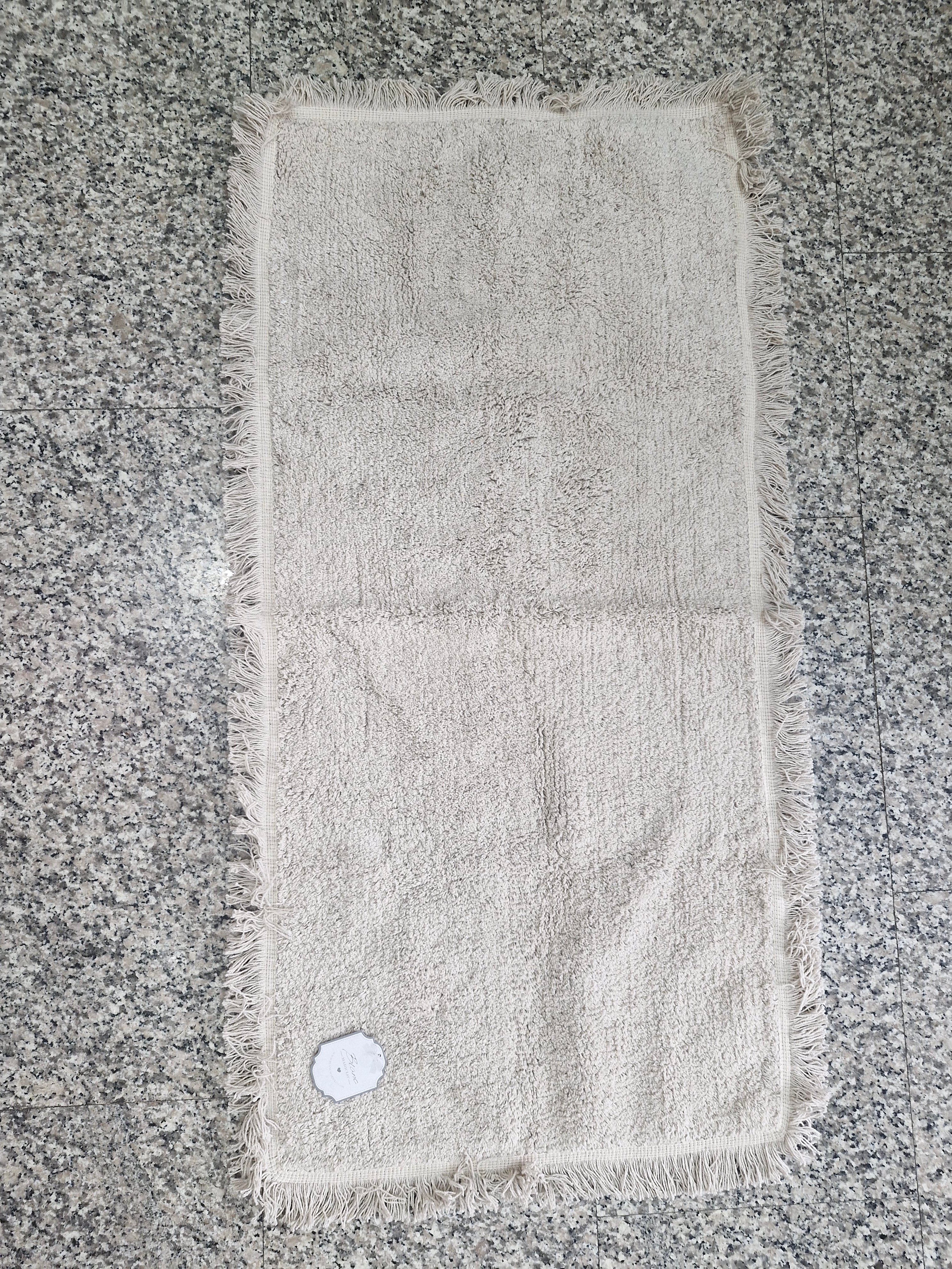 TAPPETO ASSORTITO CON FRANGIE SUI LATI - BLANC MARICLO'