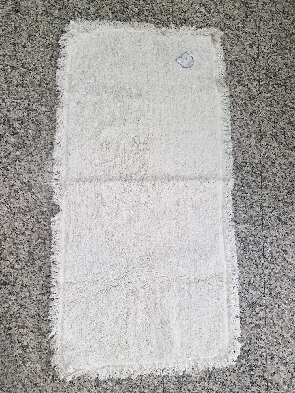 TAPPETO ASSORTITO CON FRANGIE SUI LATI - BLANC MARICLO'