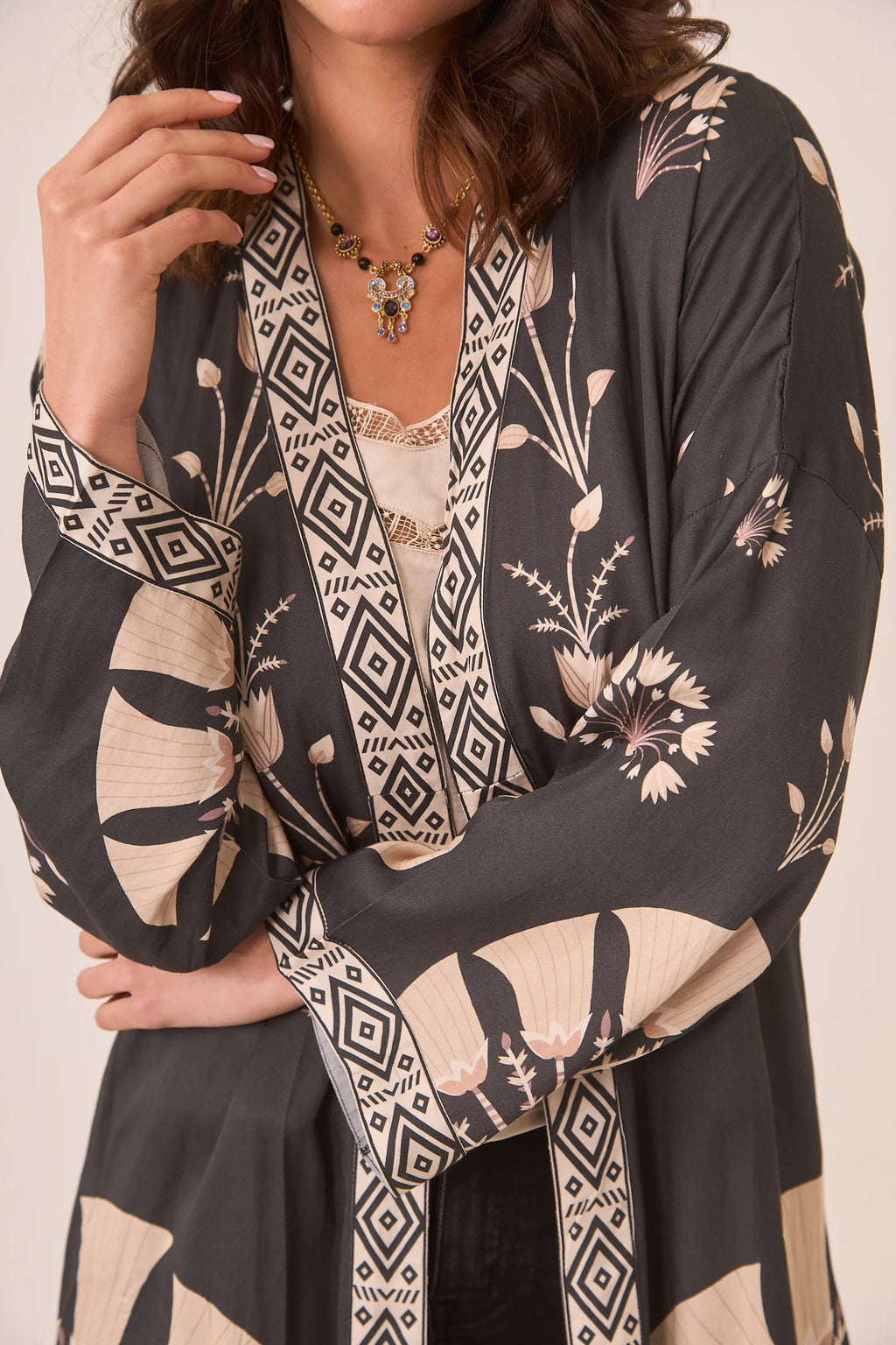 KIMONO LUNGO CON STAMPE MISTE - NKN