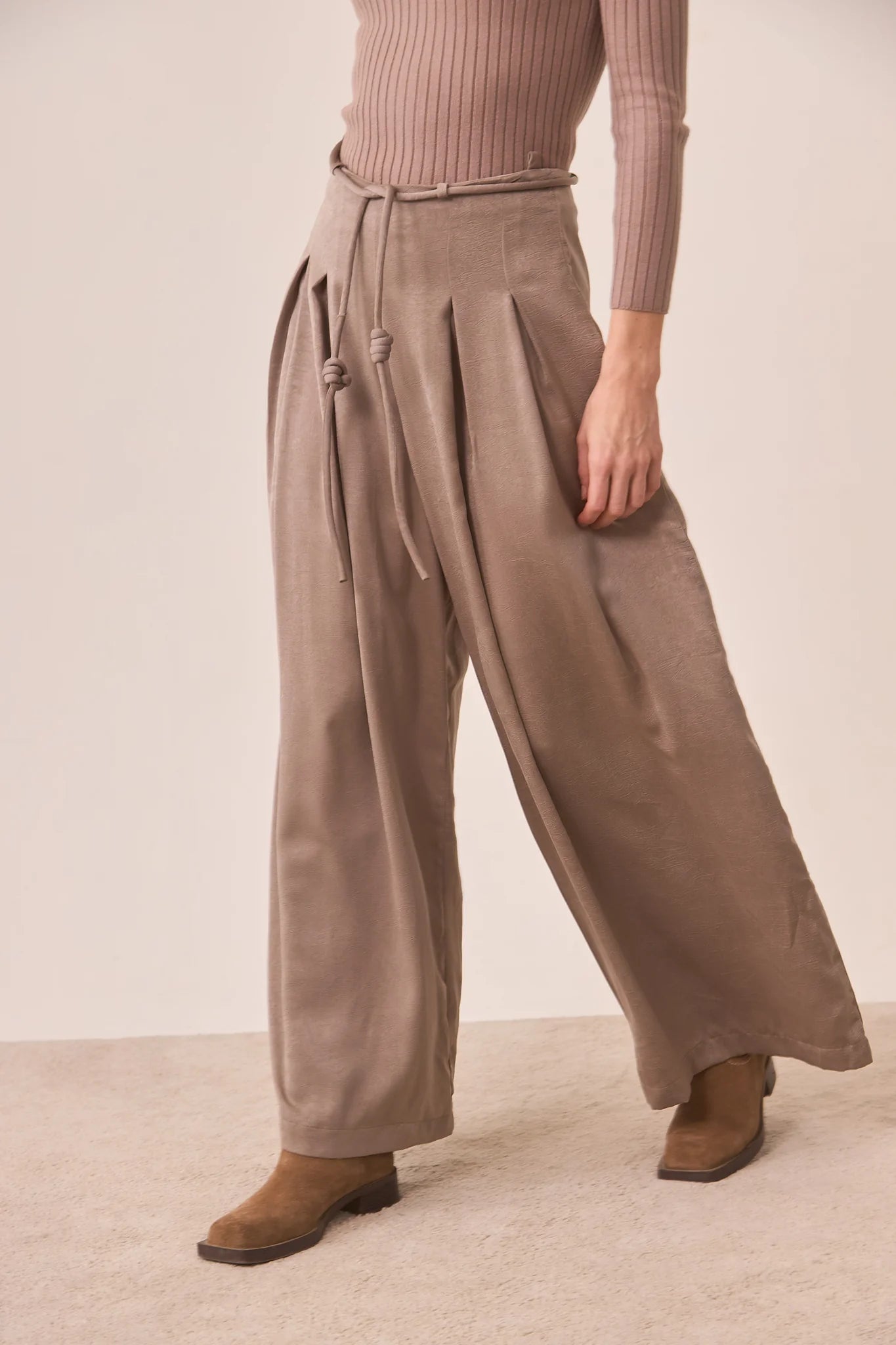 PANTALONI PALAZZO CON PIEGHE - NKN