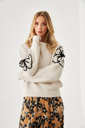 MAGLIONE A FIORI RICAMATA CONTRASTO - NKN