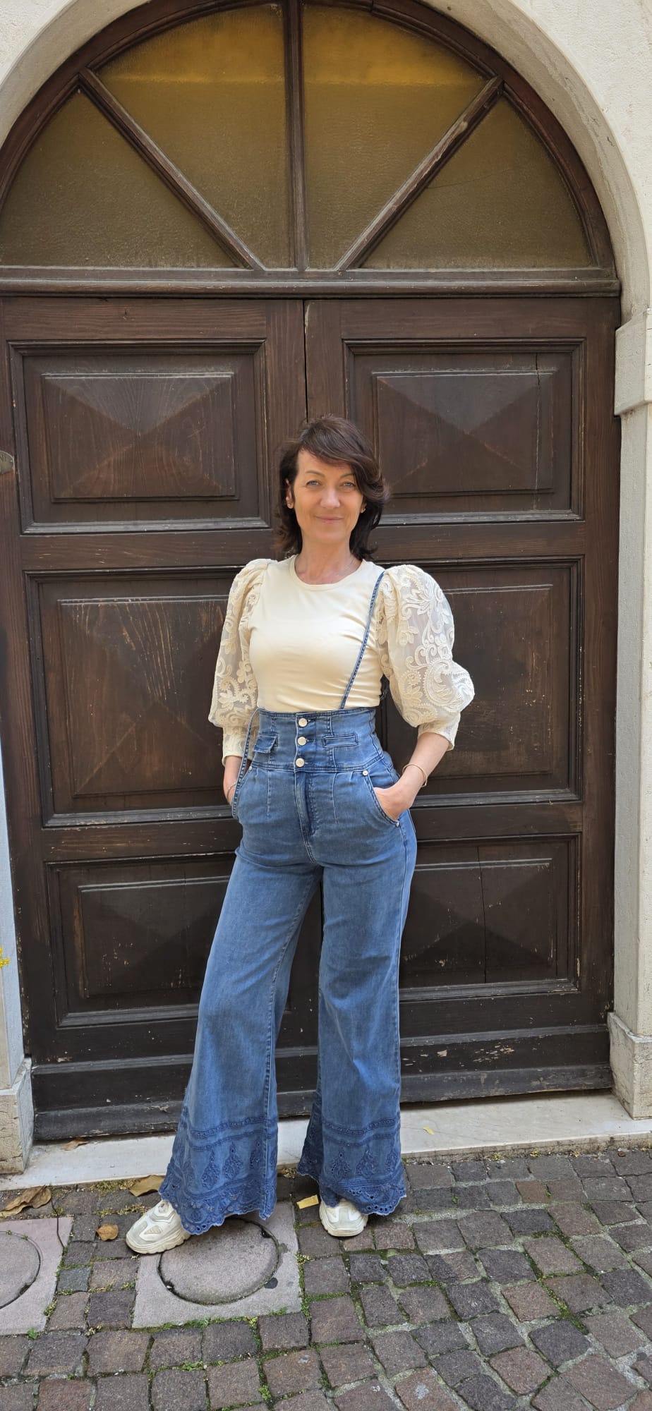 SALOPETTE DI JEANS CON PIZZO - AMOSA