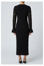 STRICKKLEID - AMOSA
