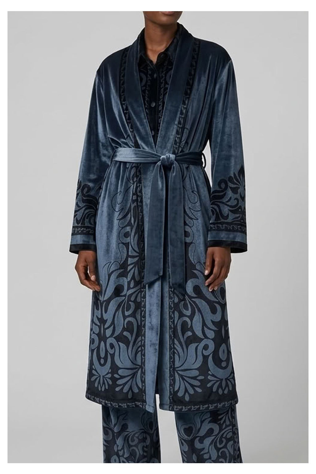 VELVET KIMONO WITH EMBELLISHMENT - AMOSA