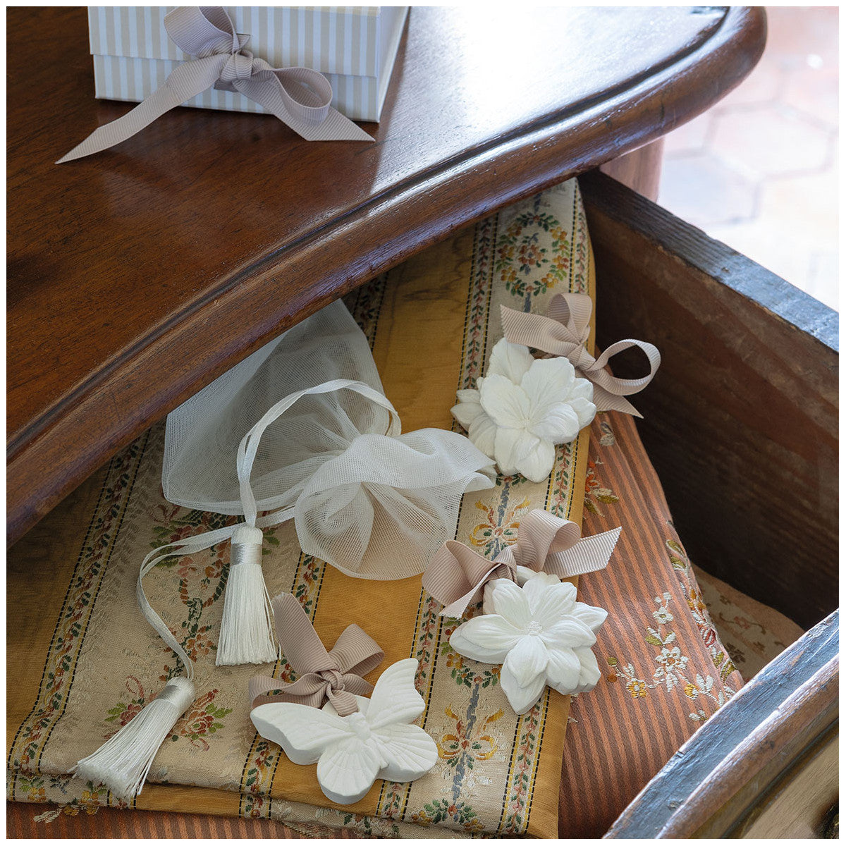 SACCHETTO CON 3  DECORAZIONI PROFUMATE FLEUR DE COTON - MATHILDE