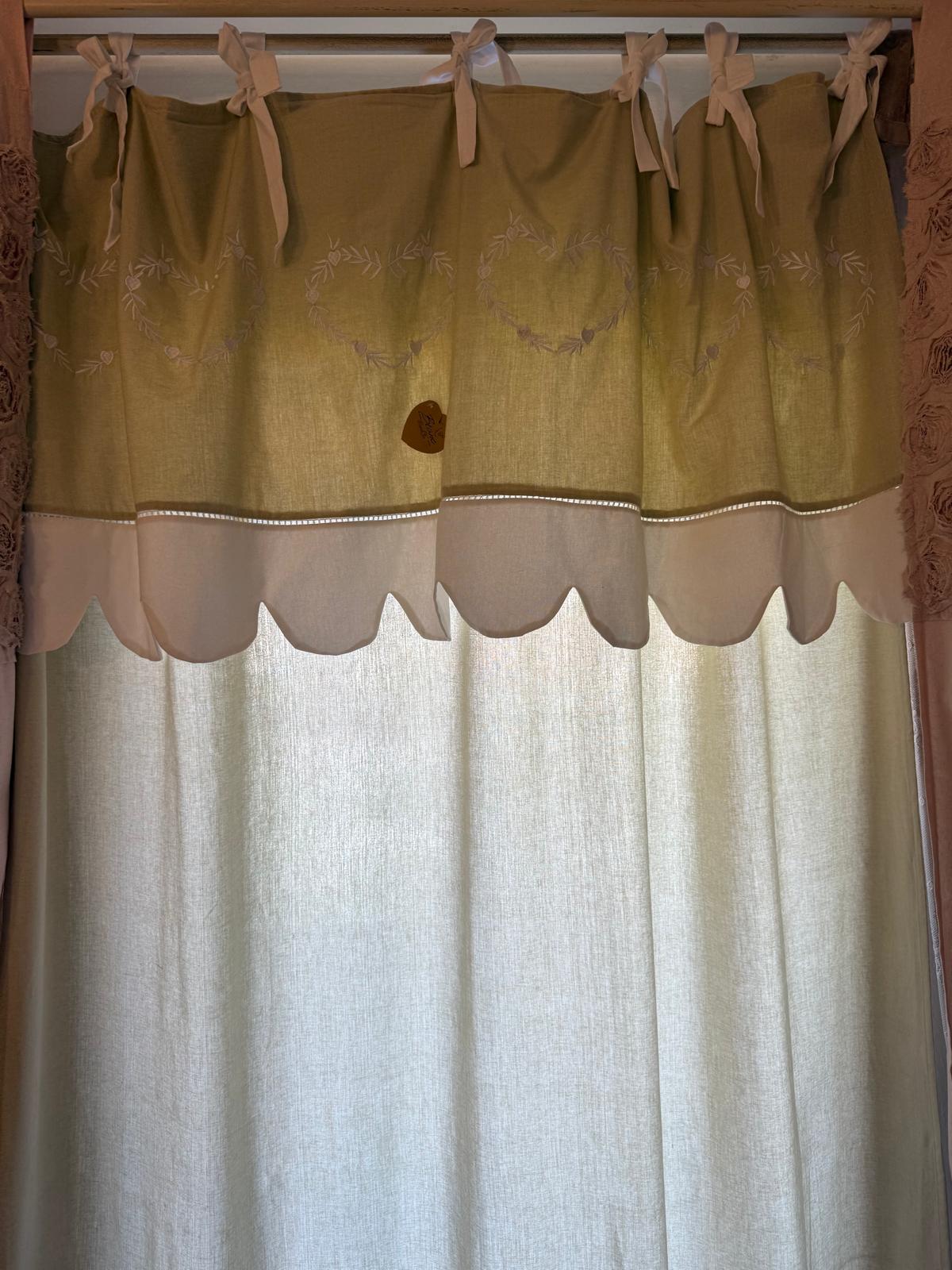 BESTICKTER VORHANG MIT BOGENKANTE - BLANC MARICLO'