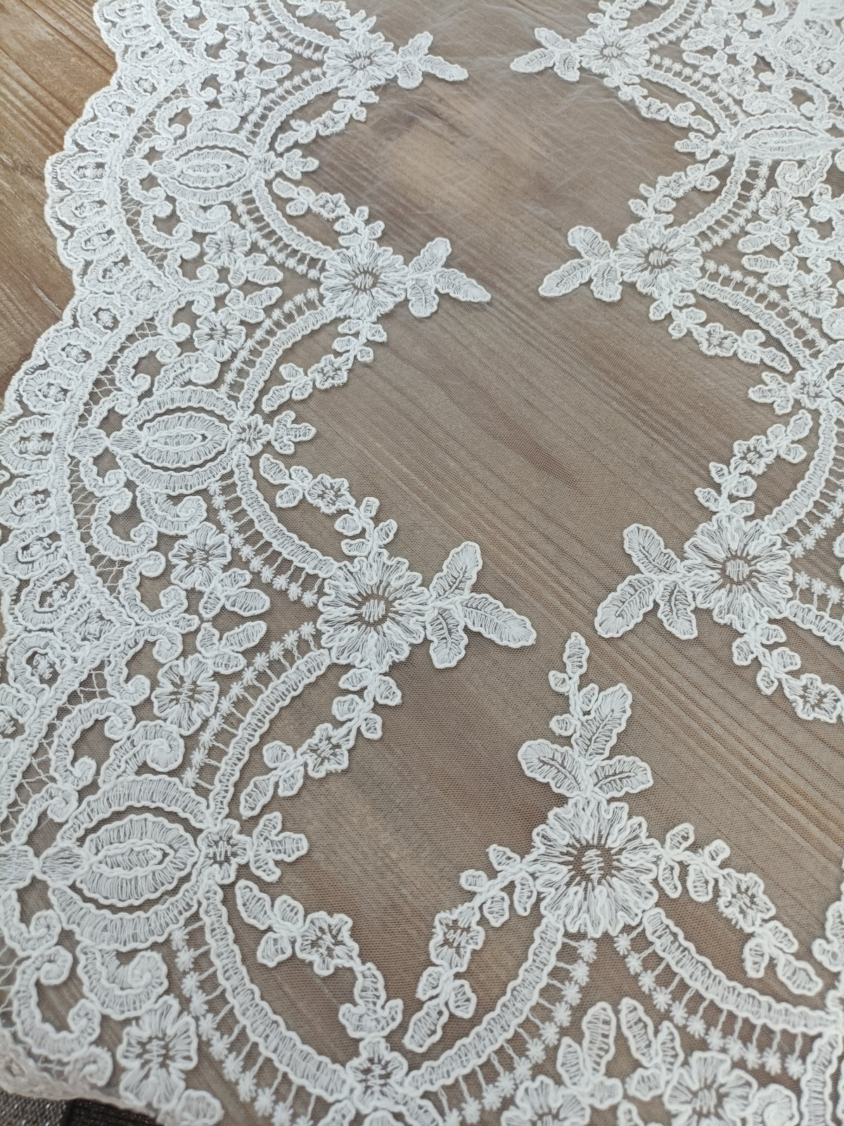 SIMPOSIO LUXURY TISCHDECKCHEN